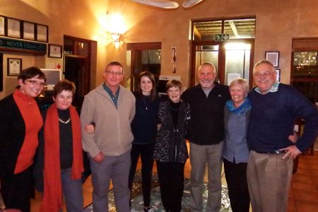 Om een of ander rede is hierdie groep gereeld saam by ‘n tafel - en is hulle ook die laastes wat die lokaal ná ‘n wynproe verlaat. Terwille van geheimhouding word hul name liefs verswyg!